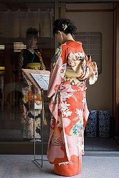 《inZOI》DLC上线 制作人坦言短期内难超越《模拟人生》！